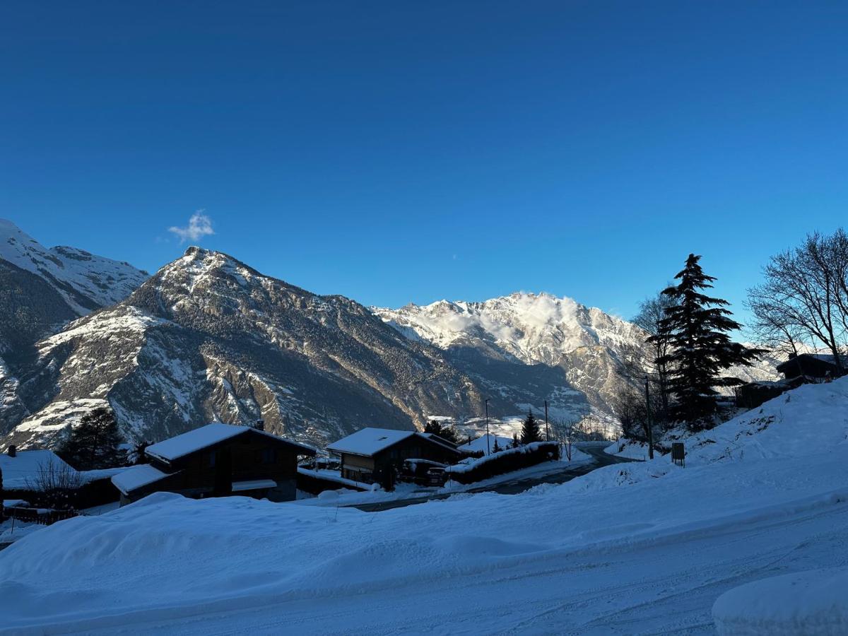 Chambres D'Hotes Les Louettes A Sapinhaut Canton Du Valais Saxon エクステリア 写真