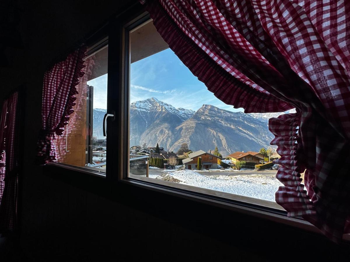 Chambres D'Hotes Les Louettes A Sapinhaut Canton Du Valais Saxon エクステリア 写真