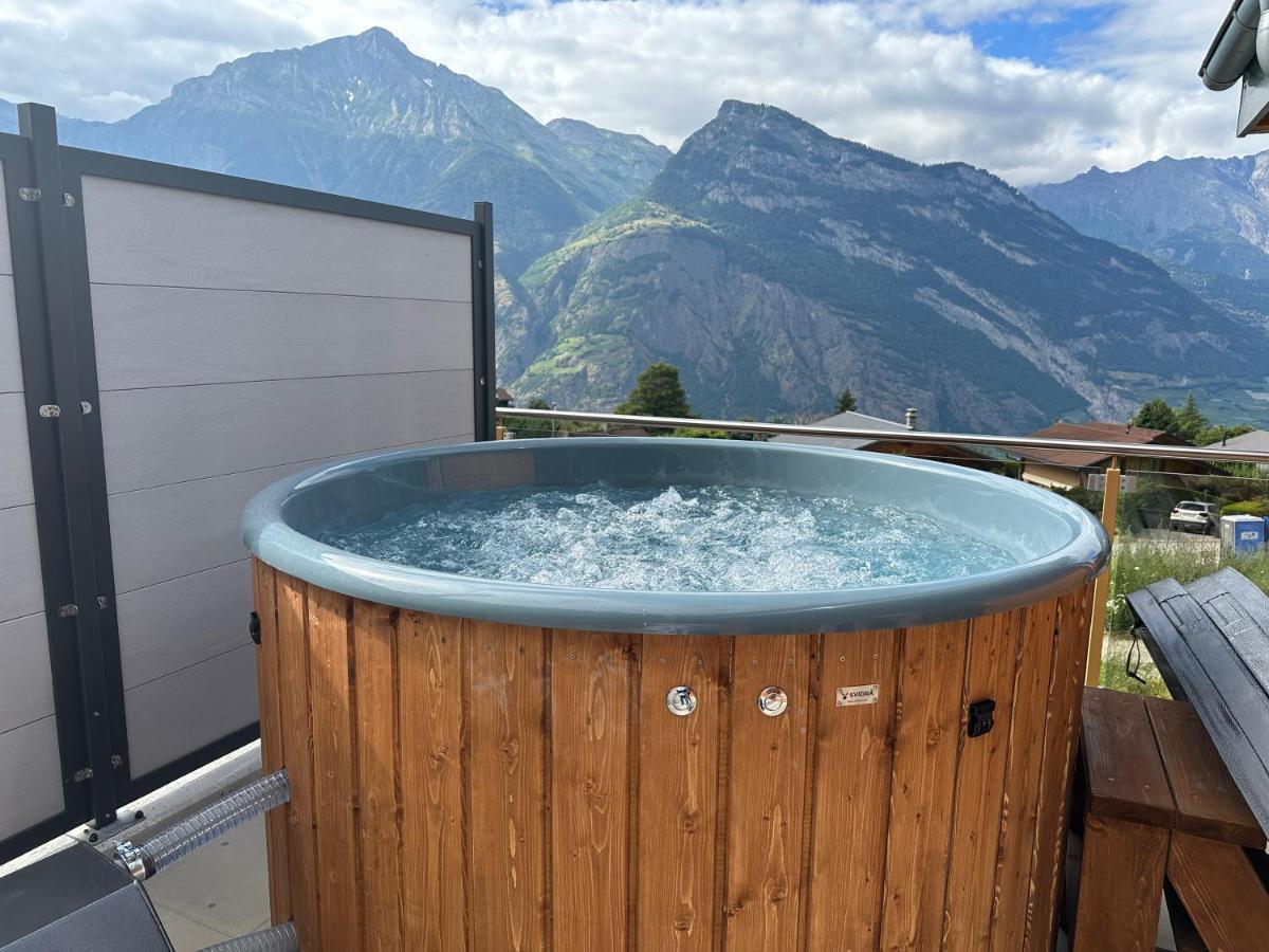 Chambres D'Hotes Les Louettes A Sapinhaut Canton Du Valais Saxon エクステリア 写真